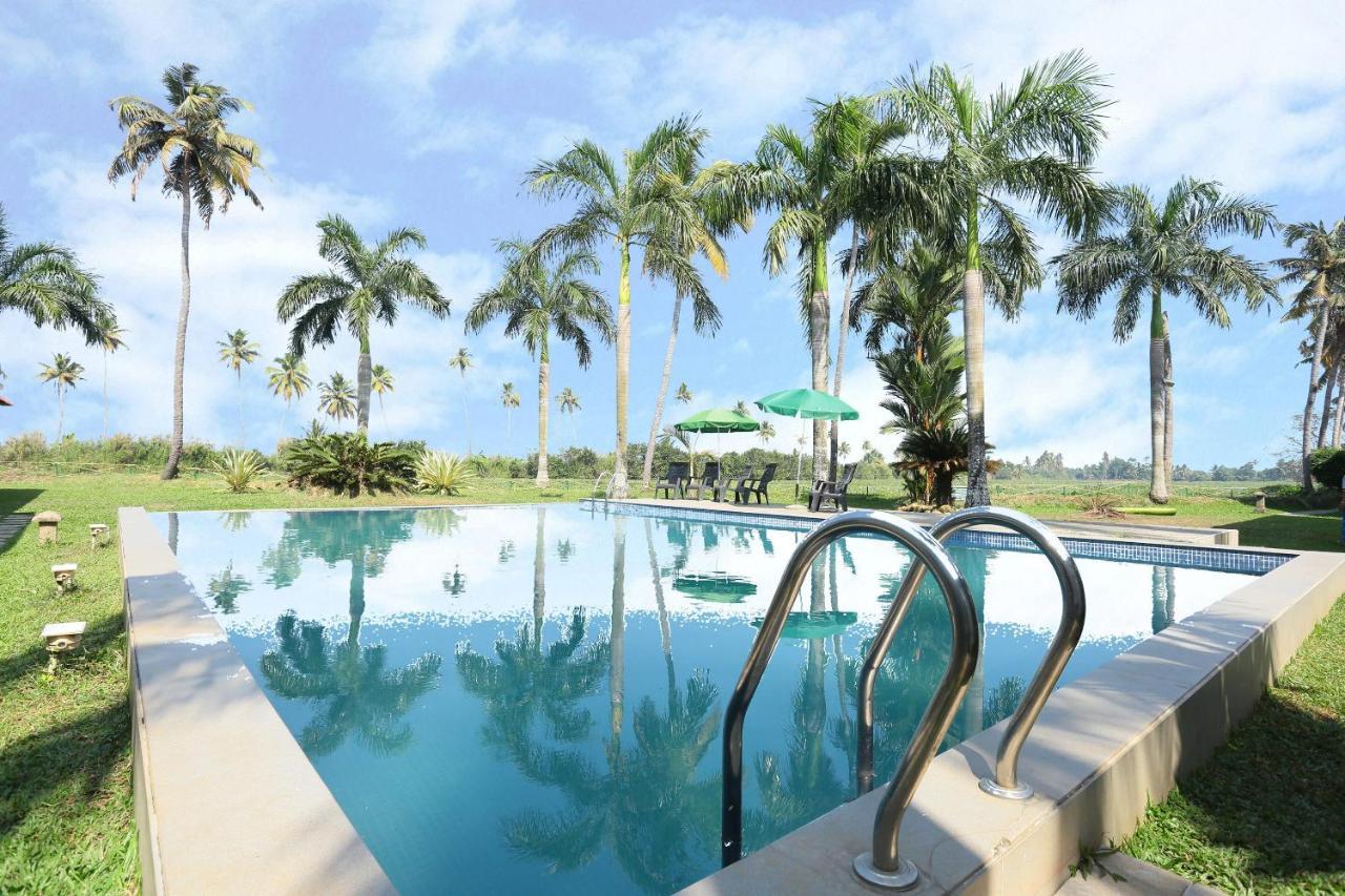 Oyo 26874 Manor Backwater Resort קומרקום מראה חיצוני תמונה